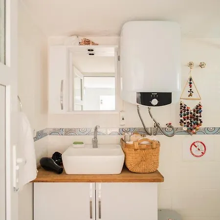 아파트 Central, Cozy, 15 Min Walk To The Beach, Fast Wi-fi, Free Parking, 4ppl