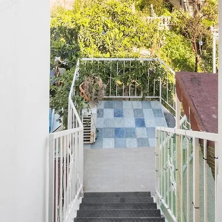 Central, Cozy, 15 Min Walk To The Beach, Fast Wi-fi, Free Parking, 4ppl 아파트