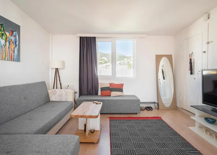 Lägenhet Central, Cozy, 15 Min Walk To The Beach, Fast Wi-fi, Free Parking, 4ppl