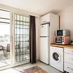 公寓 Central, Cozy, 15 Min Walk To The Beach, Fast Wi-fi, Free Parking, 4ppl