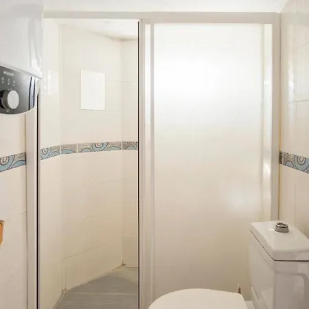 Central, Cozy, 15 Min Walk To The Beach, Fast Wi-fi, Free Parking, 4ppl * בודרום
