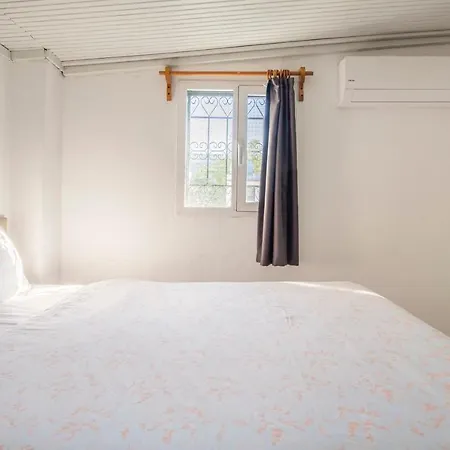 דירה Central, Cozy, 15 Min Walk To The Beach, Fast Wi-fi, Free Parking, 4ppl