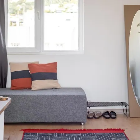 Central, Cozy, 15 Min Walk To The Beach, Fast Wi-fi, Free Parking, 4ppl Appartement Bodrum