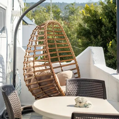 Apartamento Central, Cozy, 15 Min Walk To The Beach, Fast Wi-fi, Free Parking, 4ppl *