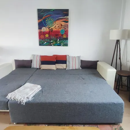 Central, Cozy, 15 Min Walk To The Beach, Fast Wi-fi, Free Parking, 4ppl