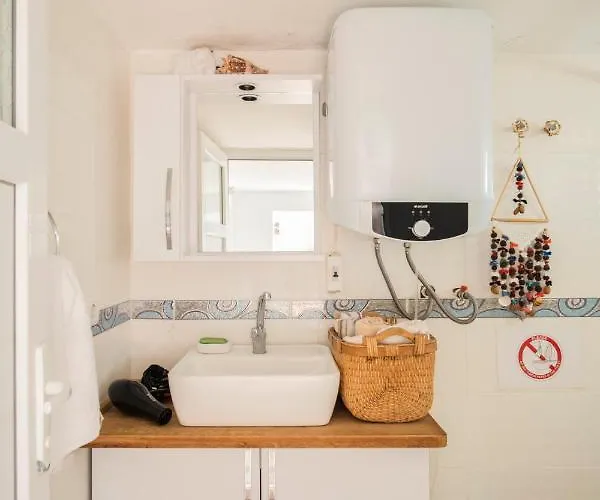 Apartmán Central, Cozy, 15 Min Walk To The Beach, Fast Wi-fi, Free Parking, 4ppl