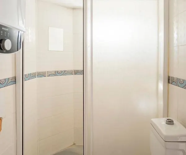 Central, Cozy, 15 Min Walk To The Beach, Fast Wi-fi, Free Parking, 4ppl * Bodrum