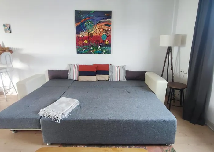 Central, Cozy, 15 Min Walk To The Beach, Fast Wi-fi, Free Parking, 4ppl