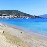 Central, Cozy, 15 Min Walk To The Beach, Fast Wi-fi, Free Parking, 4ppl Апартаменты Бодрум