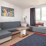 Central, Cozy, 15 Min Walk To The Beach, Fast Wi-fi, Free Parking, 4ppl Διαμέρισμα