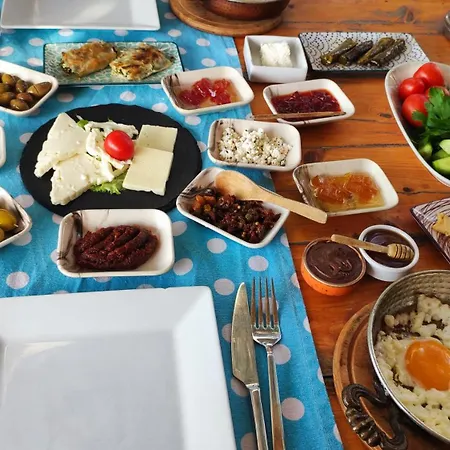 Apartman Central, Cozy, 15 Min Walk To The Beach, Fast Wi-fi, Free Parking, 4ppl