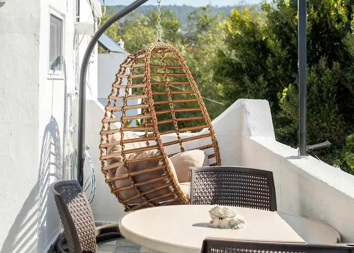 Apartmán Central, Cozy, 15 Min Walk To The Beach, Fast Wi-fi, Free Parking, 4ppl *